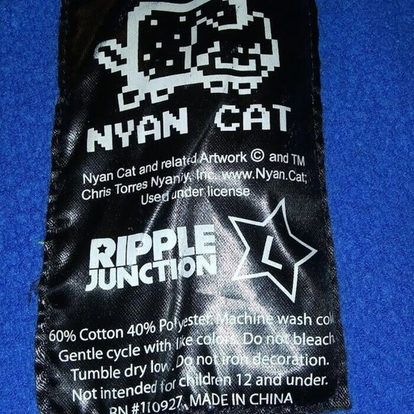 Rare Hot Topic Nyan Cat Ripple Junction Hoodie w/ 4 T-shirts + Blanket Bundle - Picture 6 of 16